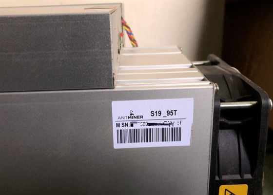 Mão do mineiro 3250W Bitmain Antmineiro S19 95T segundo de Asic Bitcoin dos ethernet